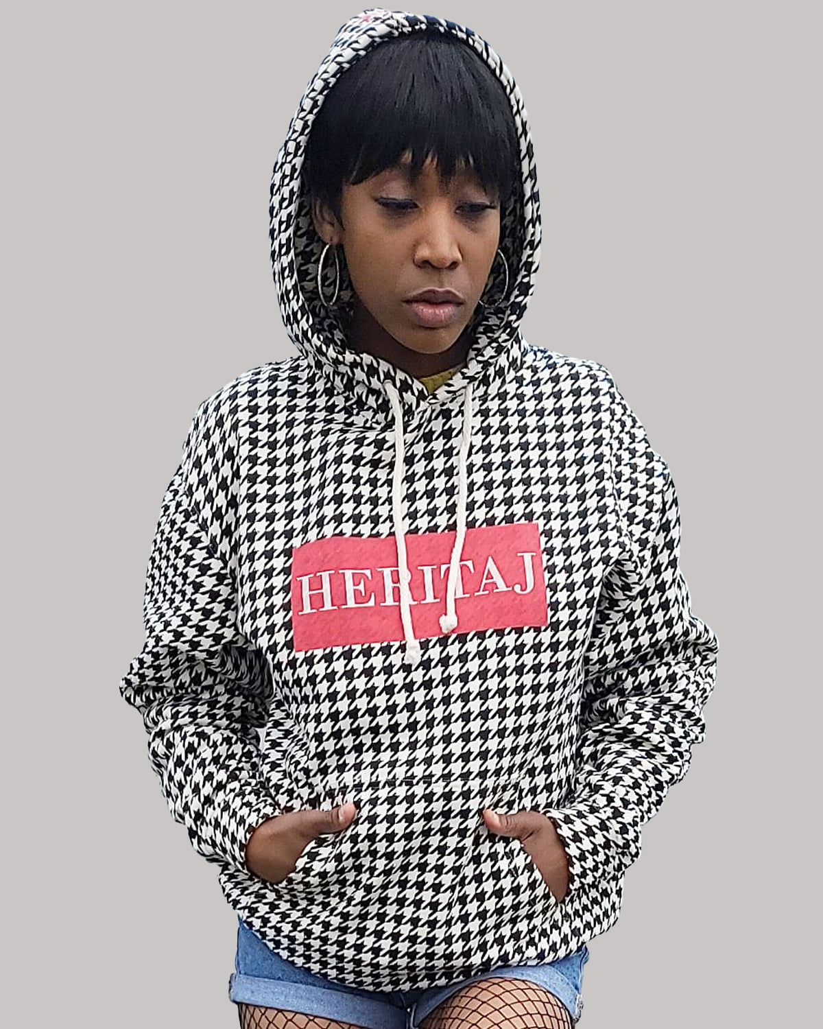 houndstooth-model.jpg?v=1738553640